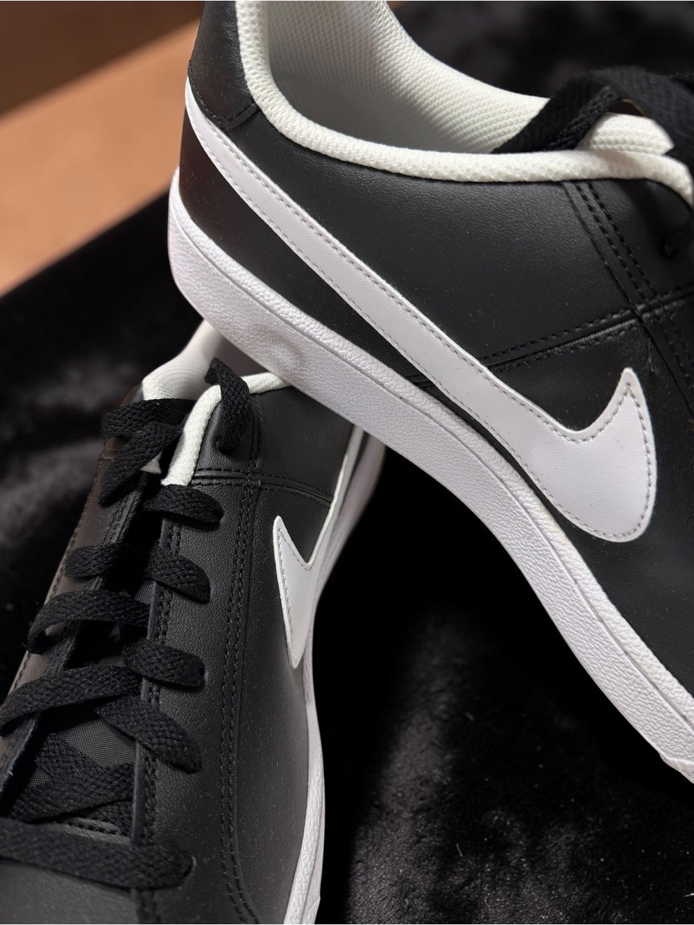 Nike Court Style Black White Sneakers Mens 11 Low Top Casual Shoes - Picture 4 of 7